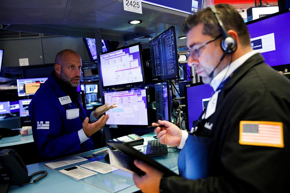 Los comerciantes trabajan en el piso de la Bolsa de Valores de Nueva York (NYSE) en la ciudad de Nueva York, EE. UU., 29 de septiembre de 2021. REUTERS / Brendan McDermid