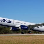 La aerolínea estadounidense JetBlue se expande en Canadá por primera vez