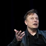 Bitcoin cae después de que Musk indica que Tesla puede vender la criptomoneda
