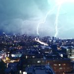 Los rayos se capturaron sobre Vancouver durante una tormenta eléctrica