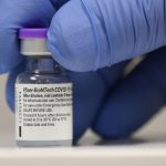 Una mujer italiana recibió accidentalmente seis inyecciones de la vacuna COVID-19