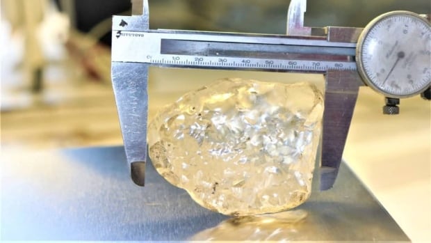 Un diamante de 1.098 quilates fue sacado de una mina en Botswana