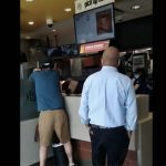 La furia de la comida rápida: un hombre arrestado después de voltear un McDonald’s de Richmond