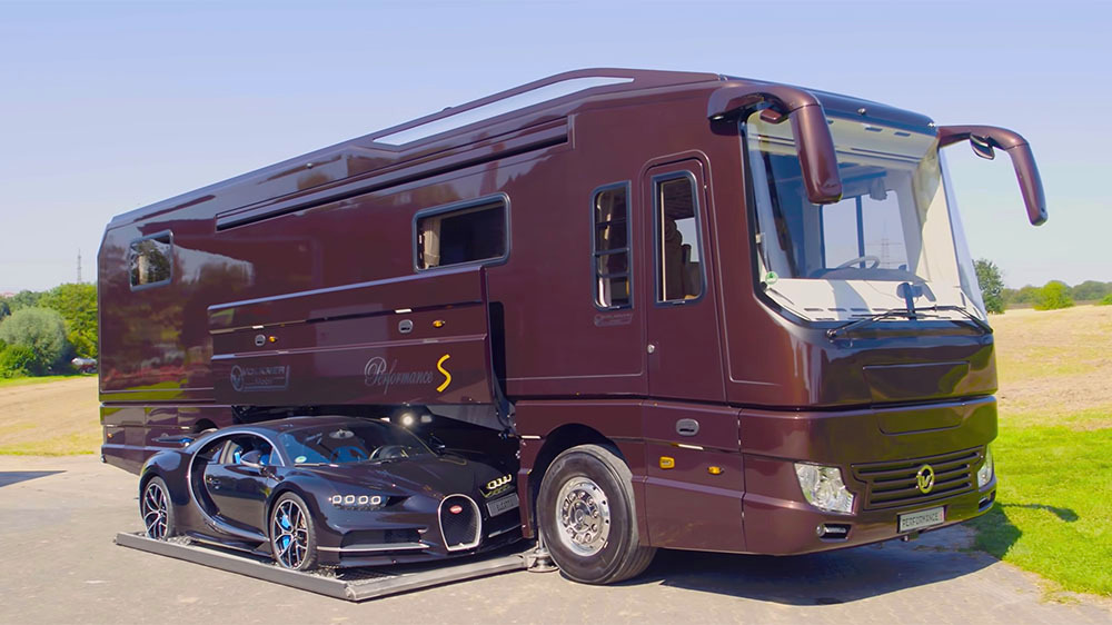 La Performance S Camper de Volkner tiene un garaje incorporado para el Bugatti – informe Robb.
