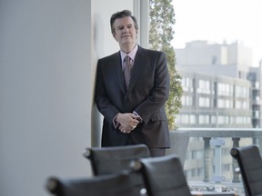 Edward Rogers, presidente de Rogers, Comunicaciones en la oficina de la compañía en Toronto el 10 de diciembre de 2013.