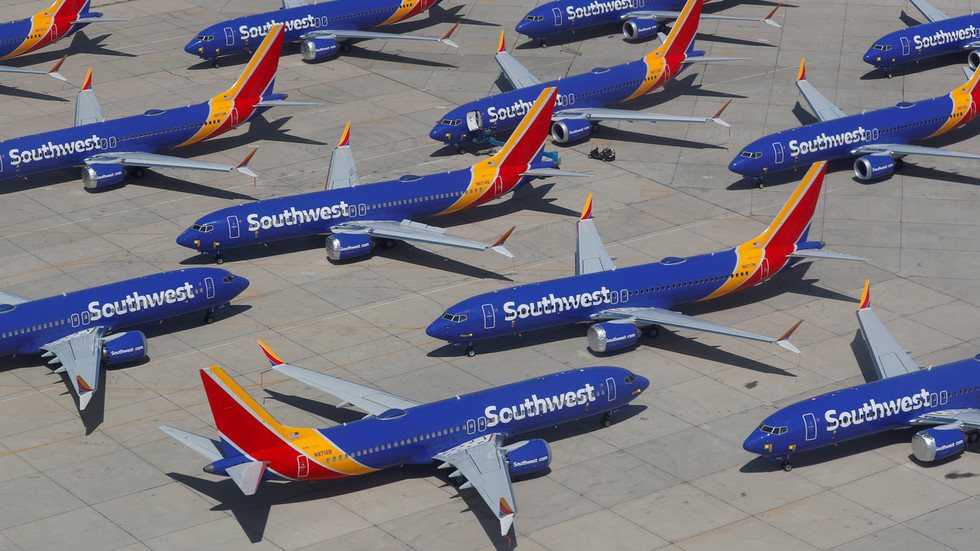 Southwest Airlines CANCELS planea despedir a trabajadores desprotegidos que esperan exenciones después de negar por la fuerza casos de enfermedad para interrumpir vuelos grupales – RT USA News