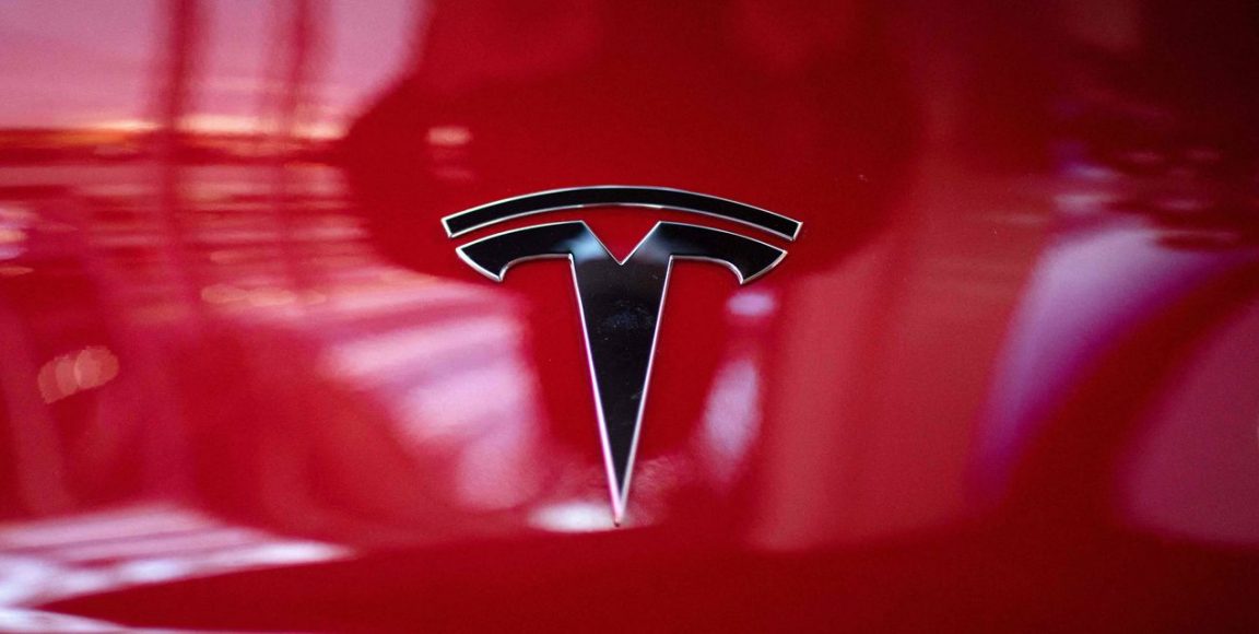 Tesla recibió la orden de pagar 130 millones de dólares a un ex trabajador de una fábrica en un entorno de trabajo racialmente hostil