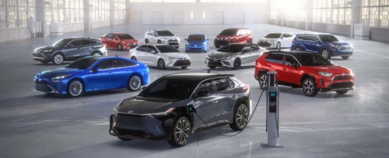 Un conjunto de coches eléctricos Toyota para 2021