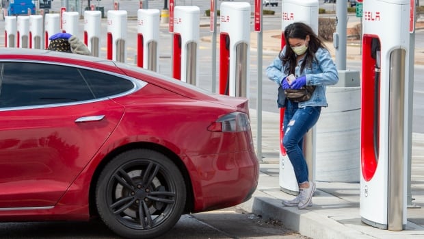 Por qué los defensores dicen que Canadá necesita acelerar la adopción de automóviles eléctricos