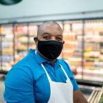 Cartel impacta a los compradores en una tienda de comestibles en Burnaby
