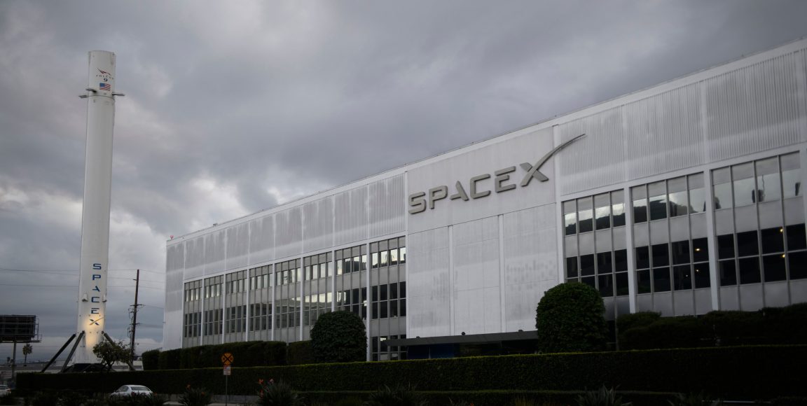 Un artículo anterior sobre un ingeniero de SpaceX afirma que la cultura está ‘llena de sexismo’