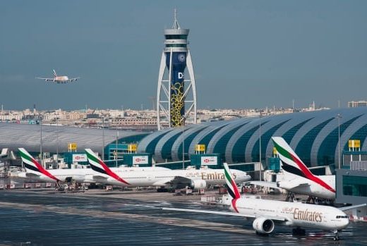 Aerolíneas de todo el mundo se apresuran a cambiar vuelos debido a una disputa por la red de quinta generación