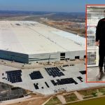 Elon Musk de Tesla recorriendo la Gigafactory en Texas, para el Secretario de Trabajo de EE. UU.