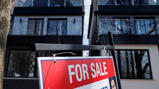 Las ventas de viviendas y los precios medios cayeron en marzo