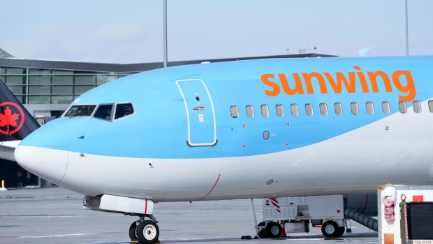 Sunwing Airlines dice que un problema de red en todo el sistema está retrasando docenas de vuelos