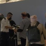Retrasos en el aeropuerto: un ex trabajador de clasificación de Vancouver habla