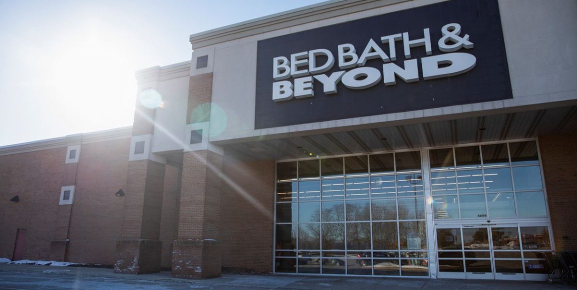Bed Bath & Beyond reemplaza al CEO Tritton mientras las ventas caen