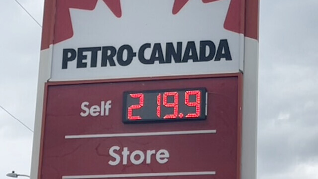 El ministro de transporte de la Columbia Británica culpa a los precios de la gasolina por la «manipulación» y no hay exenciones fiscales a la vista