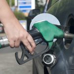 Precios de la gasolina en BC: Repostar en Vancouver cuesta $40 más que en Toronto