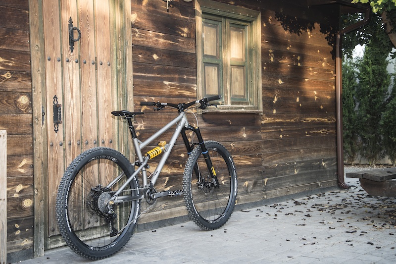 Velouria Cycles anuncia una nueva línea de bicicletas de titanio